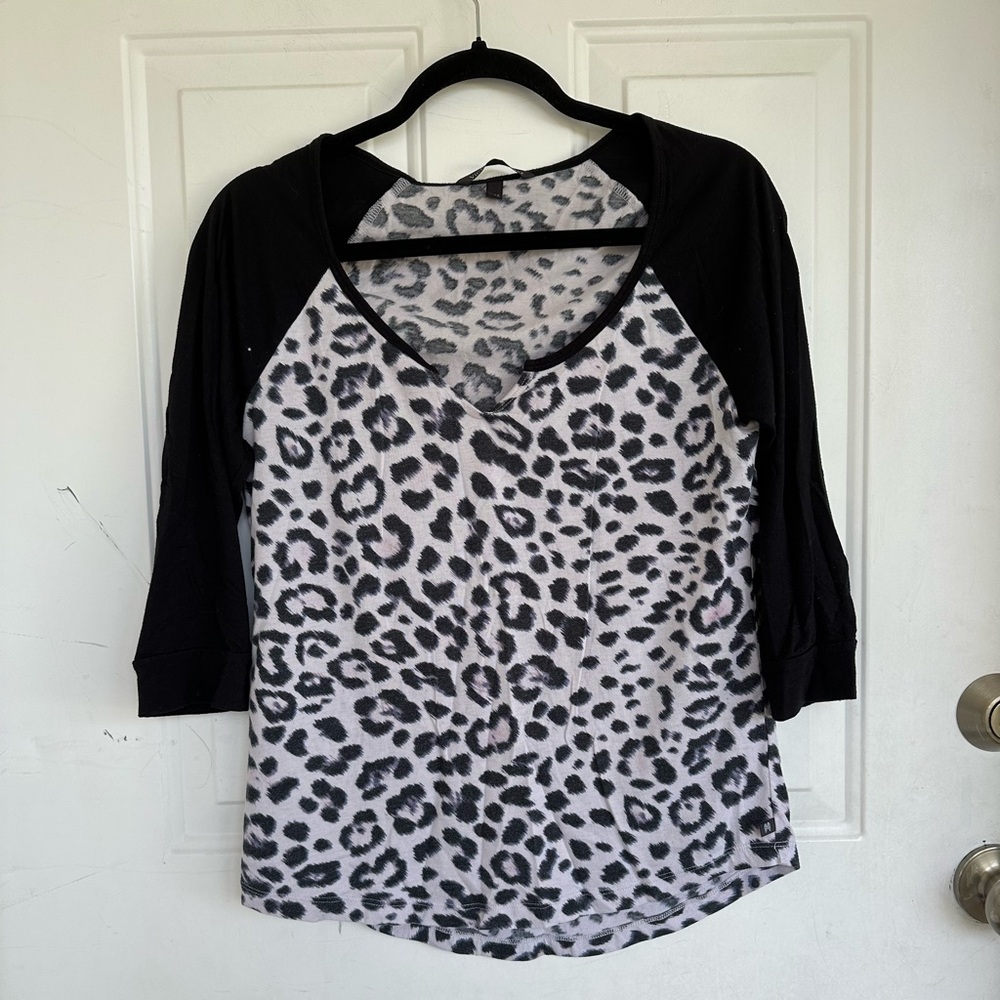 Victoria Secret Top Pullover cheetah print size S